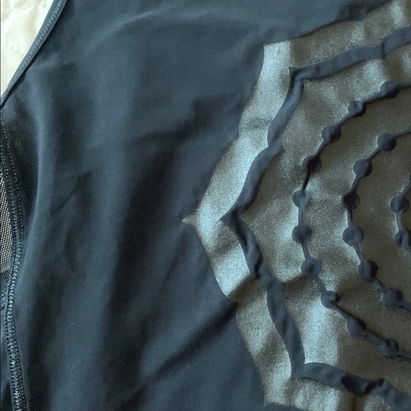 LULULEMON X REVOLUTION STUDIO Spin Mesh Tank - Picture 3 of 7